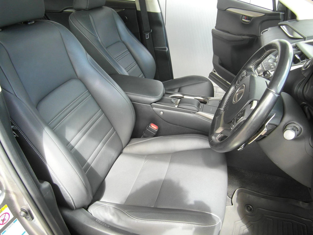 Lexus NX 300H 2.5 F-sport Cvt Premier Pack Silver #14