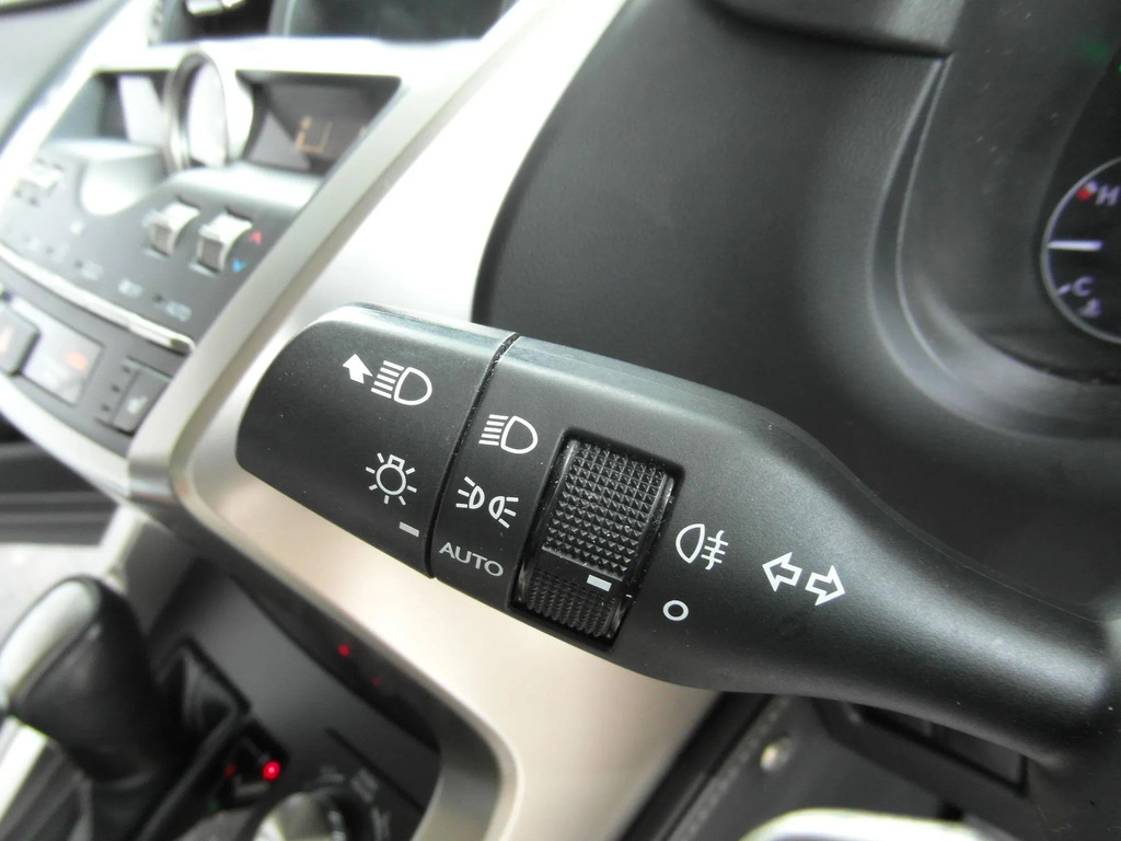 Lexus NX 300H 2.5 F-sport Cvt Premier Pack Silver #22