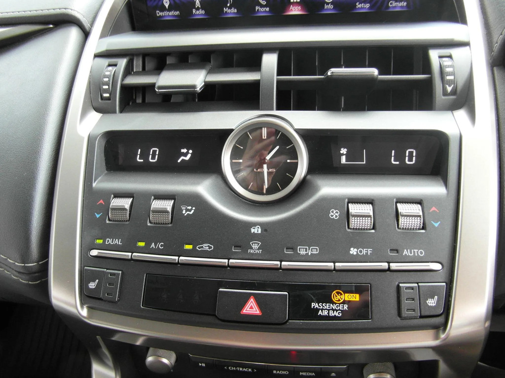 Lexus NX 300H 2.5 F-sport Cvt Premier Pack Silver #18