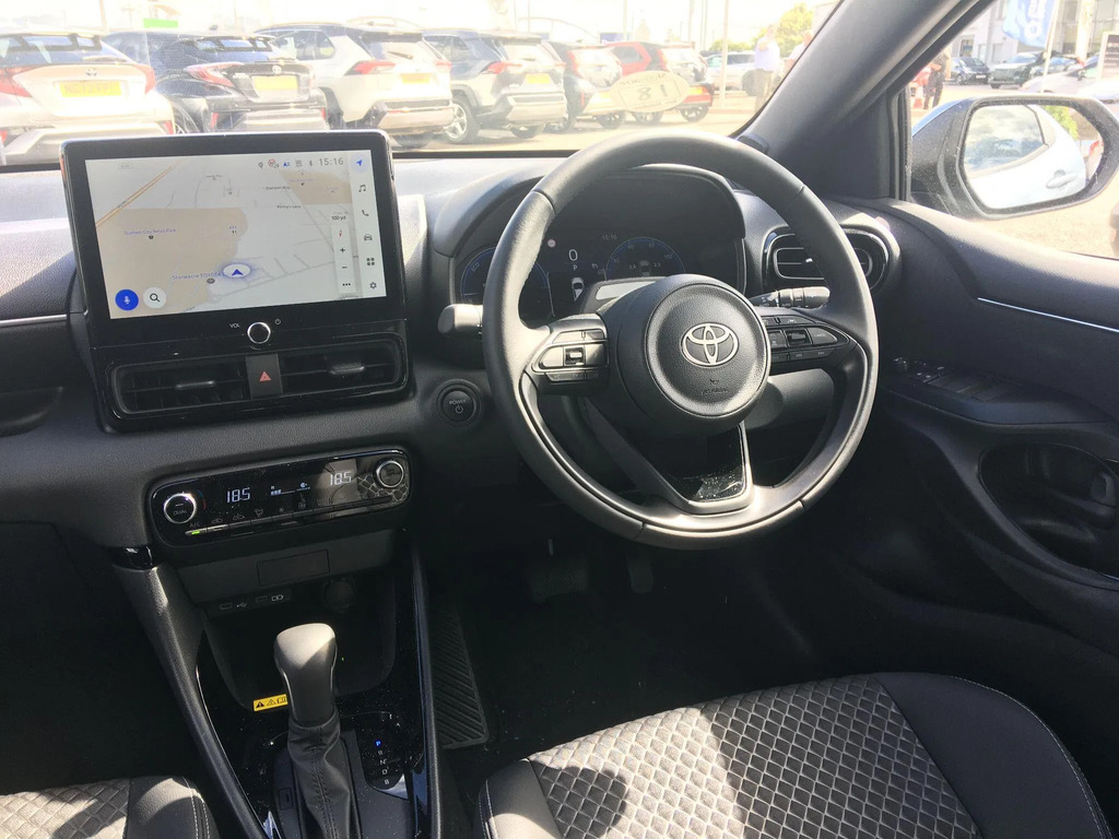 Toyota Yaris Icon Black #12