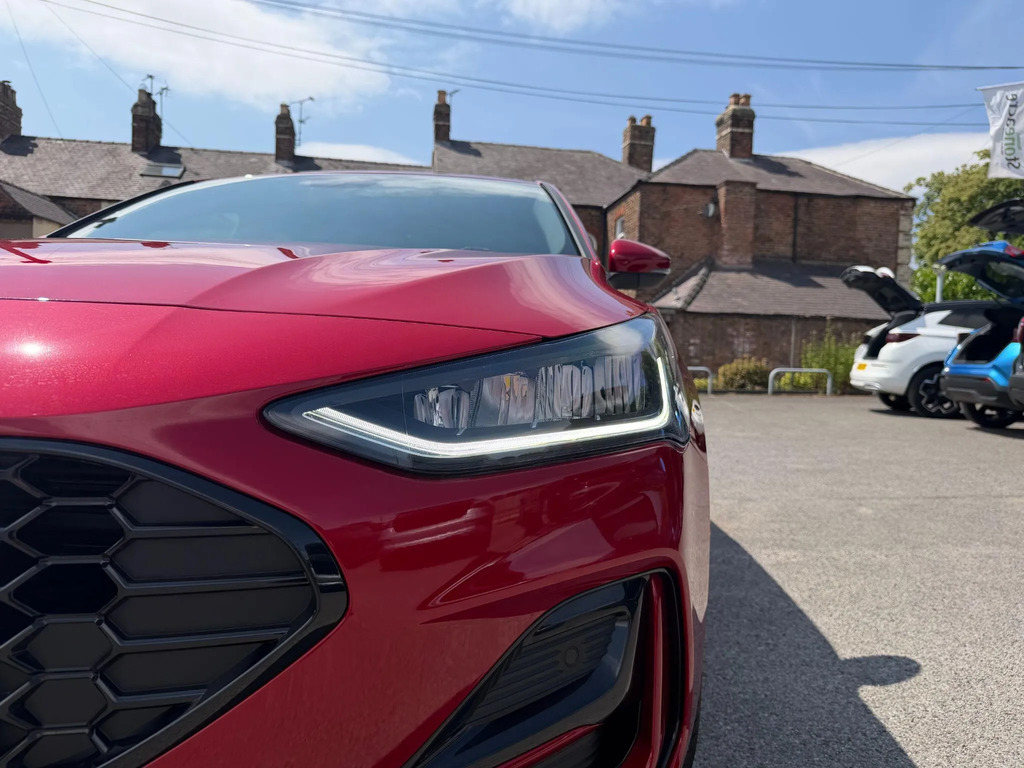 Ford Focus 1.0 Mhev St-line X 155Ps Mild Hybrid Estate M Red #11