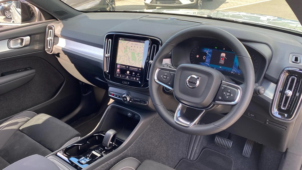 Volvo XC40 2.0 B3 Mhev Plus Black Edition Dct Euro 6 S  #4