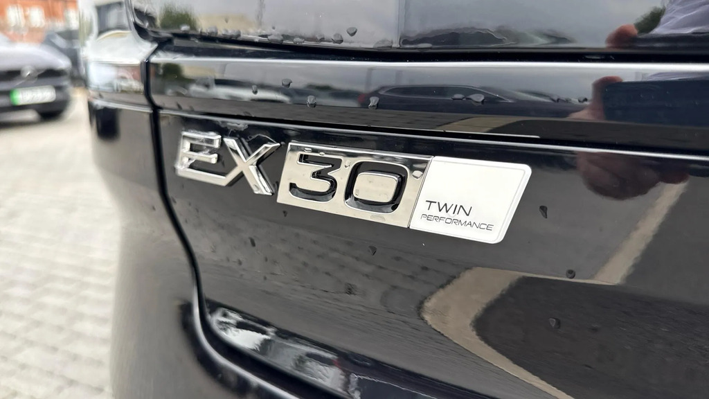 Volvo EX30 Ultra Twin Motor Performance 422Bhp - White #31