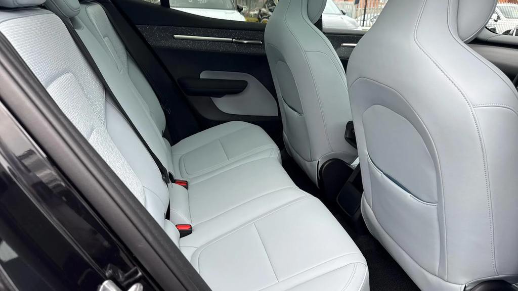 Volvo EX30 315Kw Twin Motor Performance Ultra 69Kwh #6