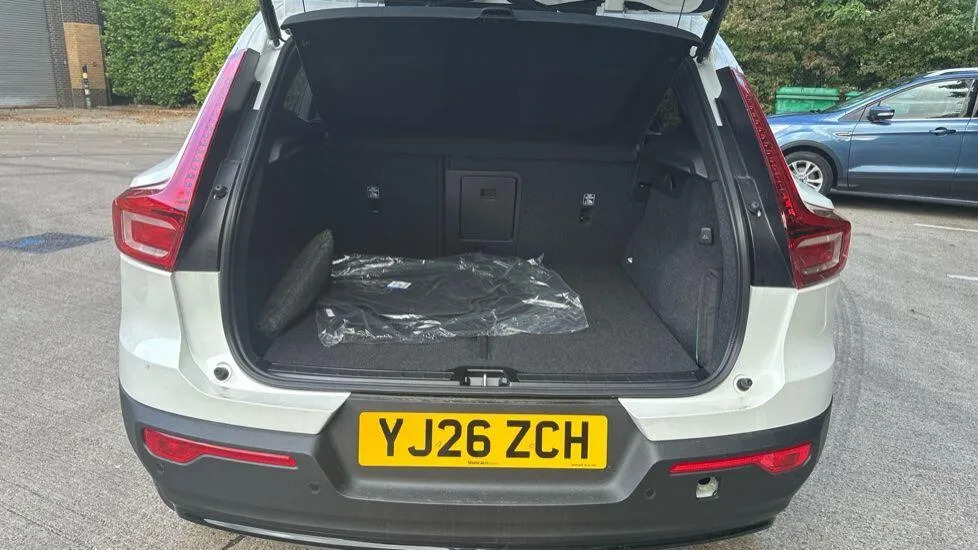 Volvo XC40 Black Edition Plus, B3 Mild Hybrid, Low Ro Black #21