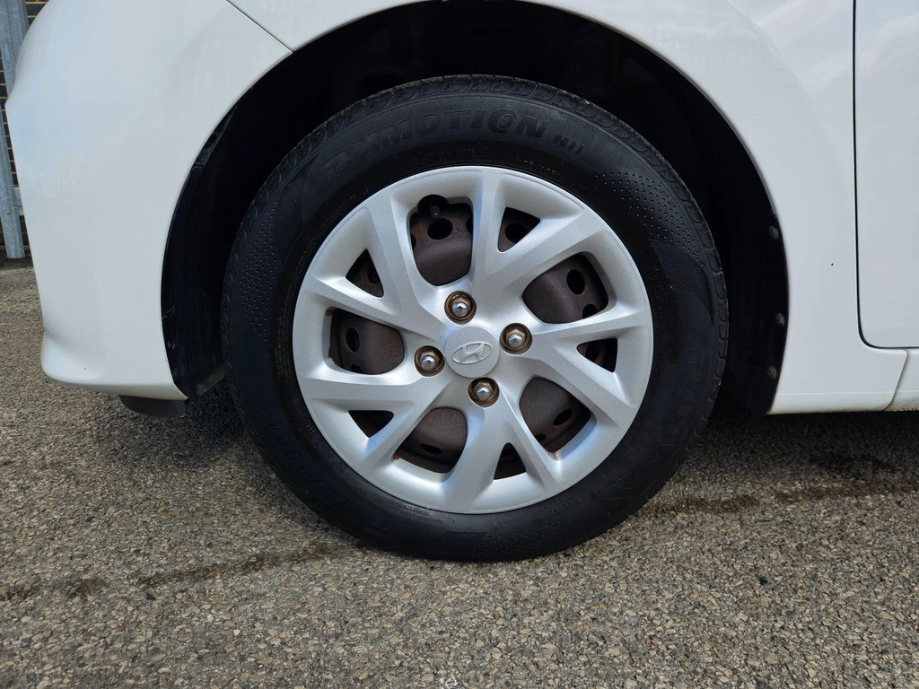 Hyundai I10 1.0 Se - Air Con - Bluetooth - Alloys Red #9