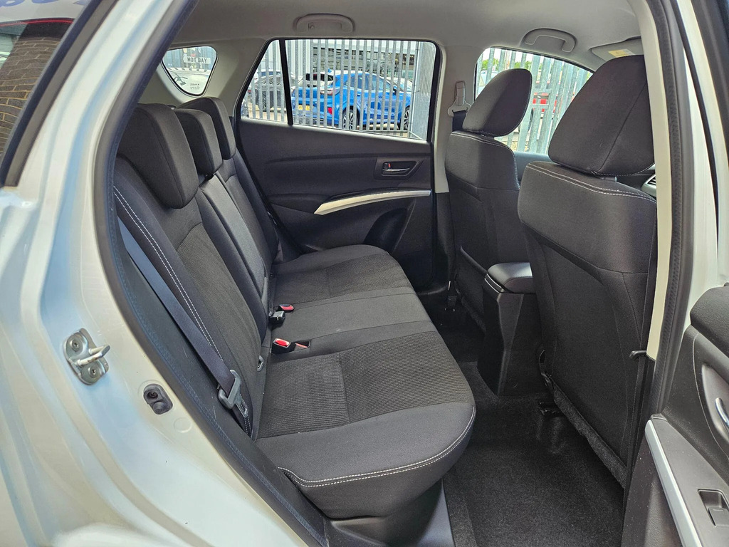 Suzuki SX4 S Cross Sz4 Boosterjet White #17
