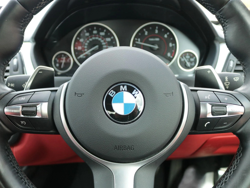 BMW 4 Series 420D M Sport Professional Media White #16