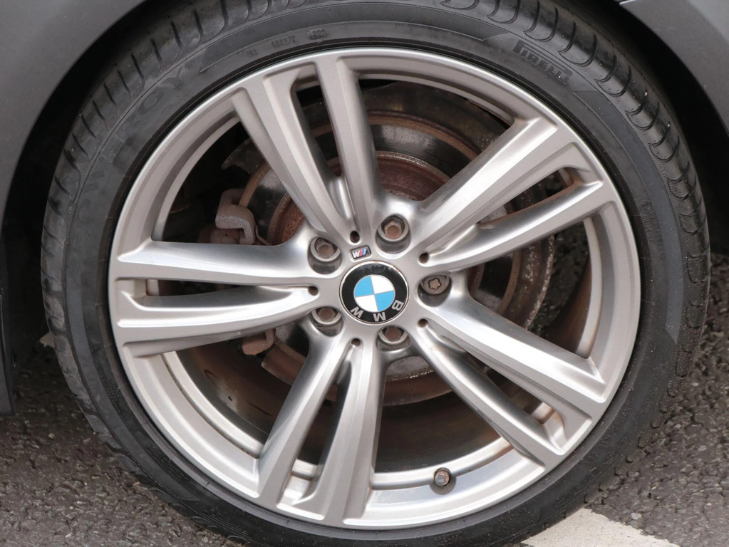 BMW 4 Series 420D M Sport Professional Media White #10