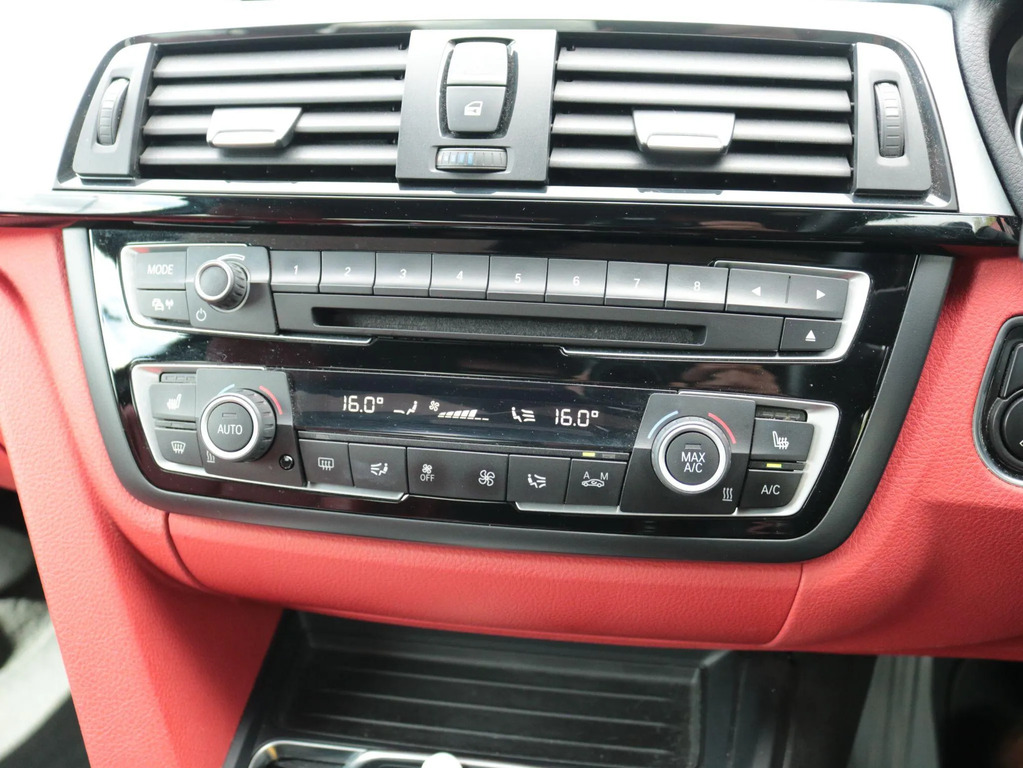 BMW 4 Series 420D M Sport Professional Media White #21