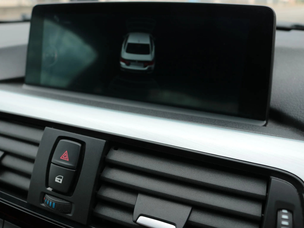 BMW 4 Series 420D M Sport Professional Media White #18