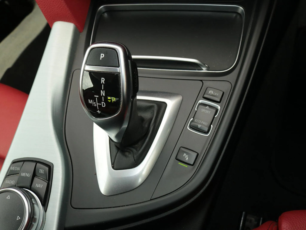 BMW 4 Series 420D M Sport Professional Media White #22