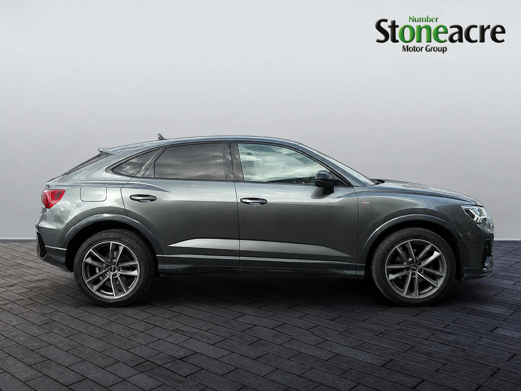Audi Q3 1.5 Tfsi Cod 35 Black Edition Sportback S Tronic E  #2
