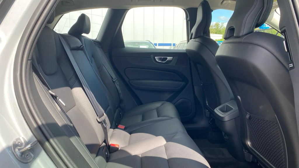 Volvo XC60 Suv  #6