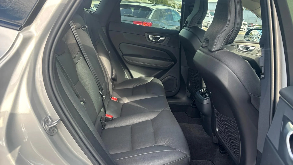 Volvo XC60 Suv  #6