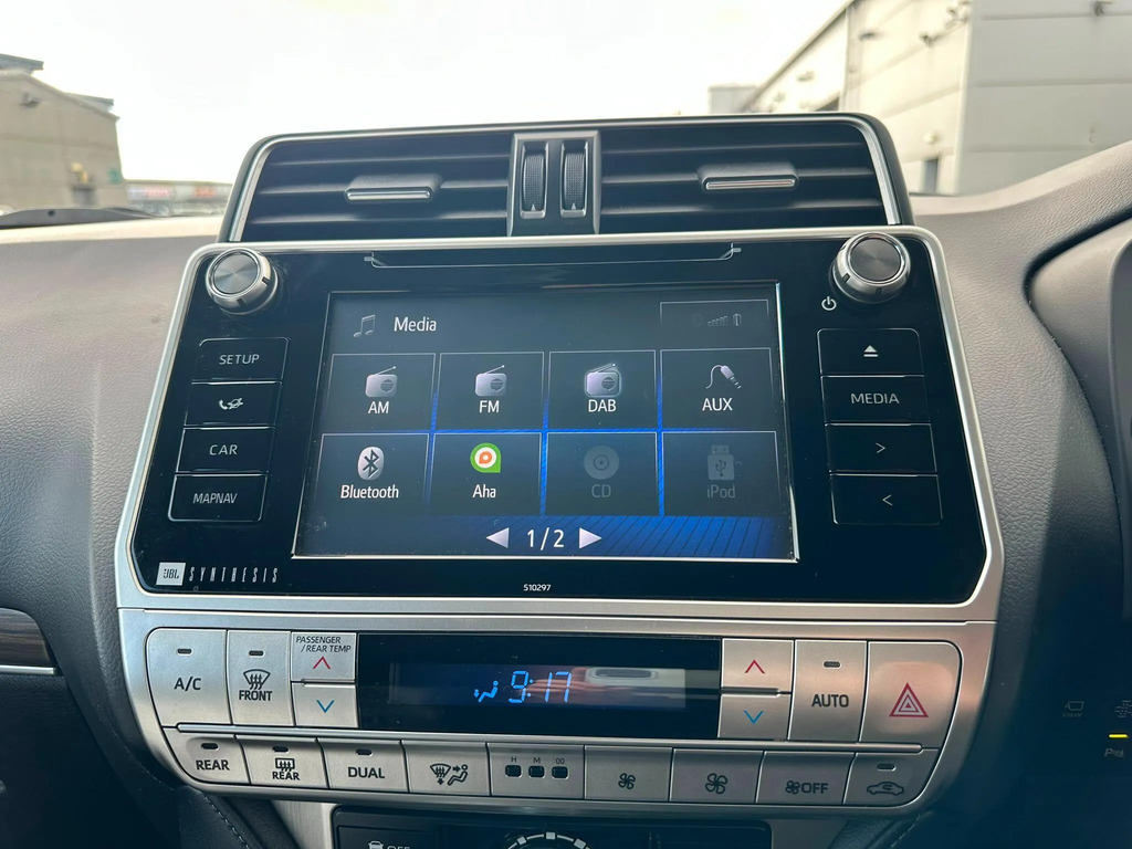 Toyota Land Cruiser 2.8D Invincible Silver #24