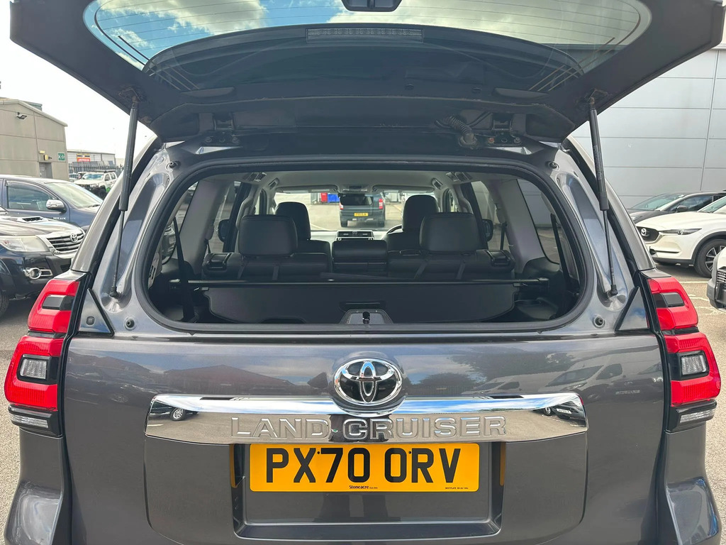Toyota Land Cruiser 2.8D Invincible Silver #21