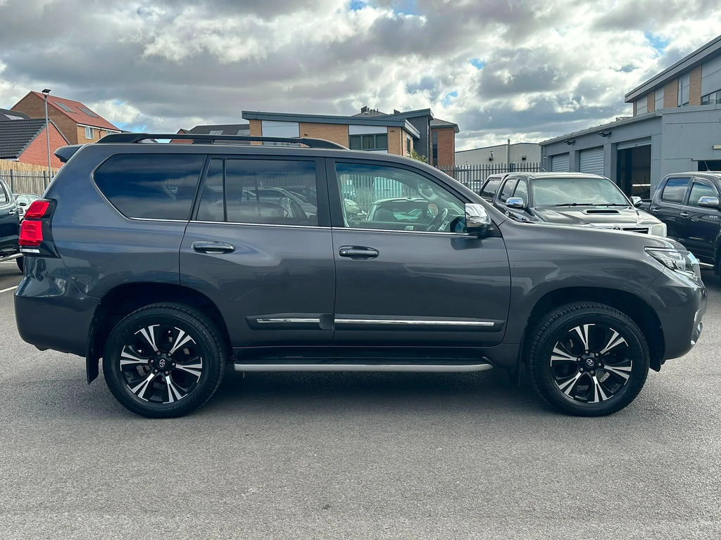Toyota Land Cruiser 2.8D Invincible Silver #16