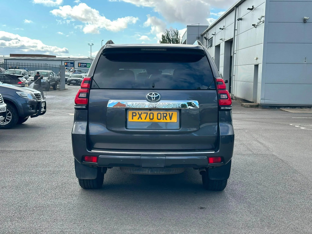 Toyota Land Cruiser 2.8D Invincible Silver #19