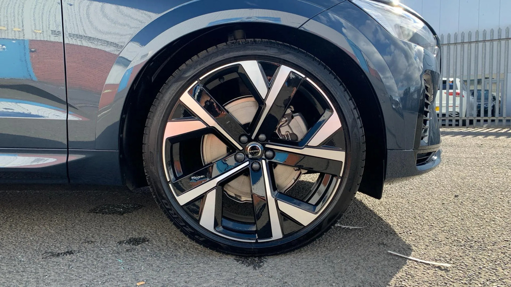 Volvo XC60 Black Edition Plus, T6 Awd Plug-in Hybrid, Electri Black #9