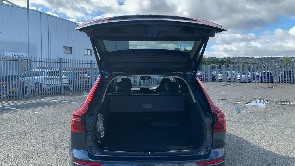 Volvo XC60 Black Edition Plus, T6 Awd Plug-in Hybrid, Electri Black #13