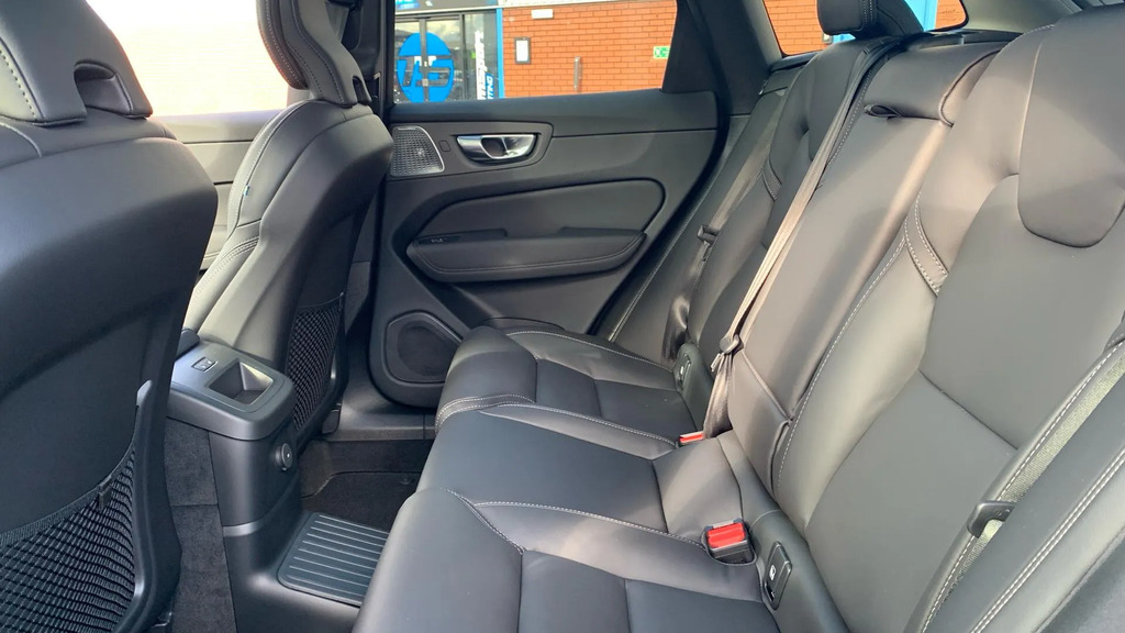 Volvo XC60 Black Edition Plus, T6 Awd Plug-in Hybrid, Electri Black #31