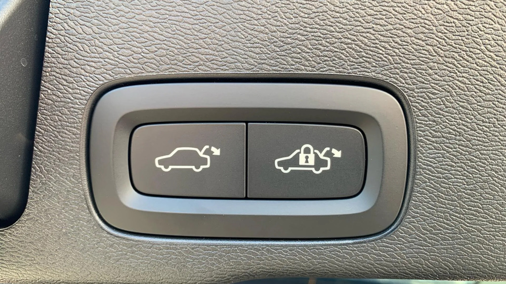 Volvo XC60 Black Edition Plus, T6 Awd Plug-in Hybrid, Electri Black #33
