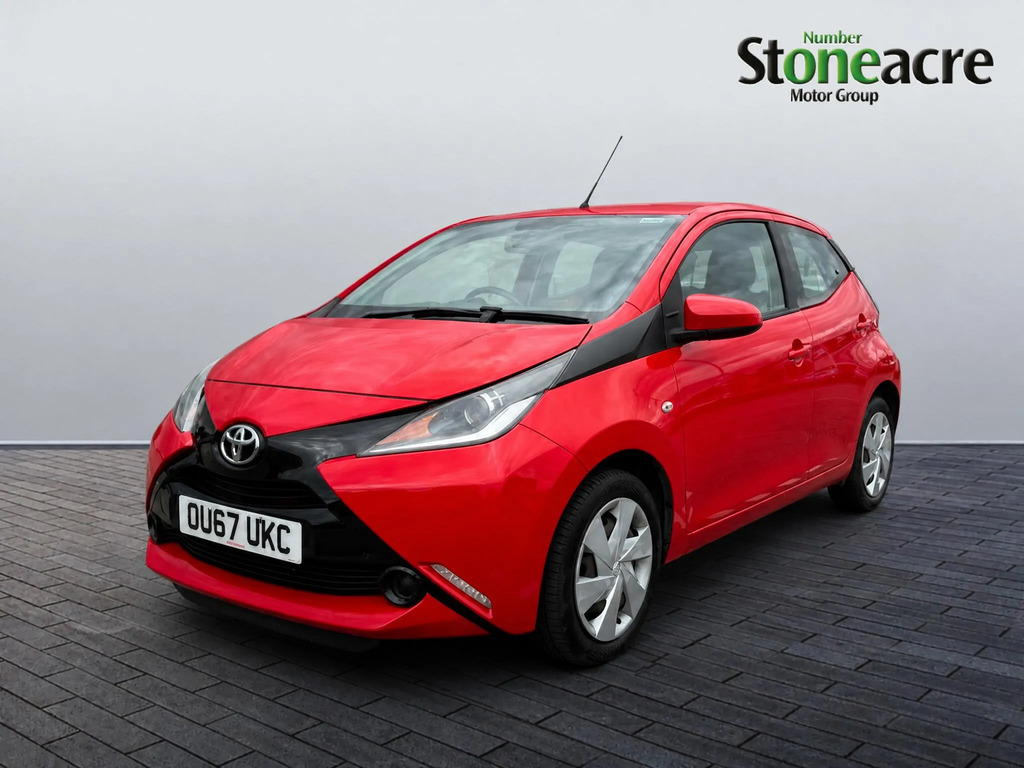Toyota Aygo 1.0 Vvt-i X-play Hatchback Red #3