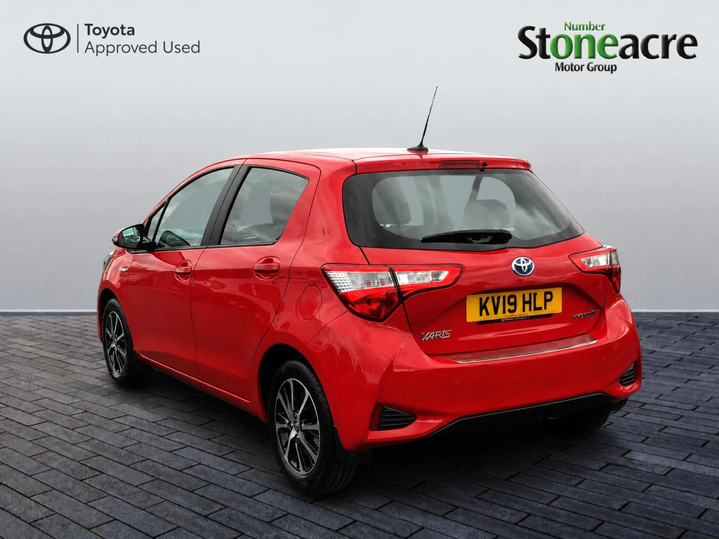 Toyota Yaris 1.5 Vvt-h Icon Tech Hatchback  #4