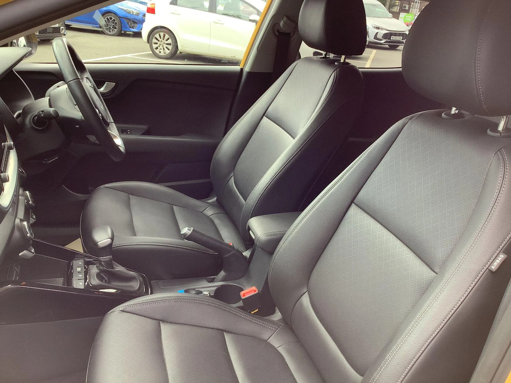 Kia Stonic 1.0T Gdi 48V Gt-line S Dct Estate Yellow #38