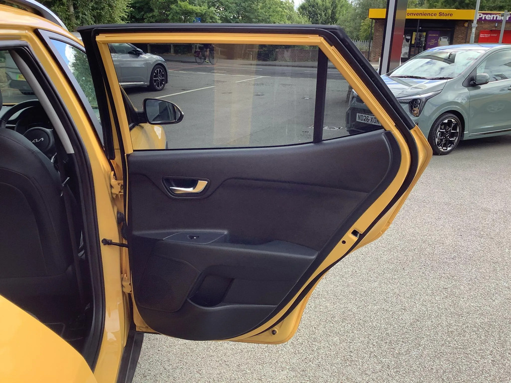 Kia Stonic 1.0T Gdi 48V Gt-line S Dct Estate Yellow #22