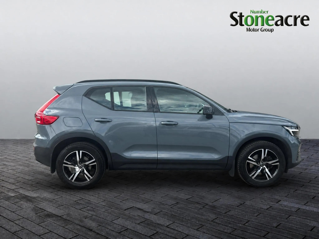Volvo XC40 2.0 B3p Plus Dark #2