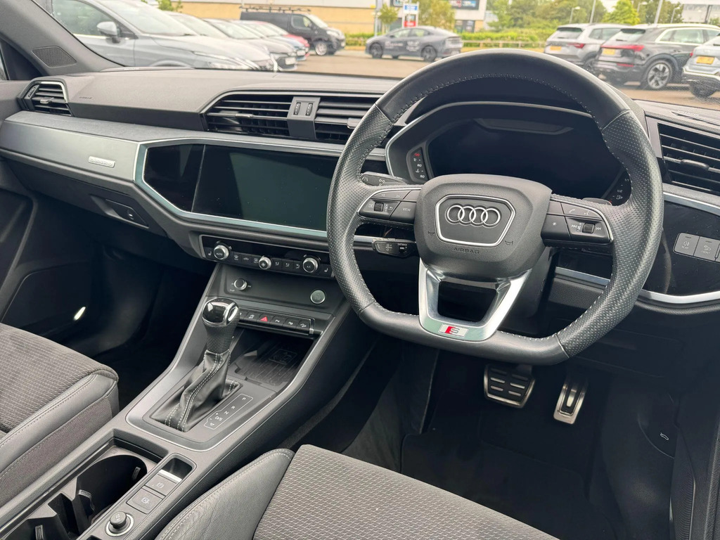 Audi Q3 Audi Q3 S Line 35 Tfsi 150 Ps S Tronic Grey #16