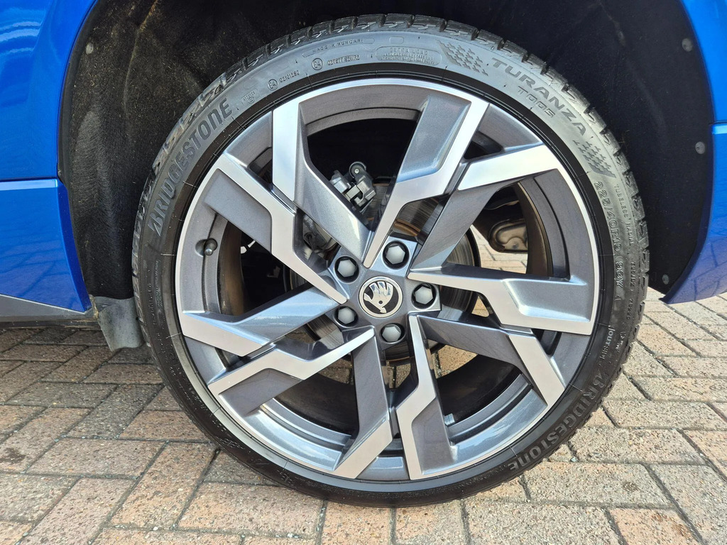 Skoda Karoq 1.5 Tsi Se L Dsg White #9