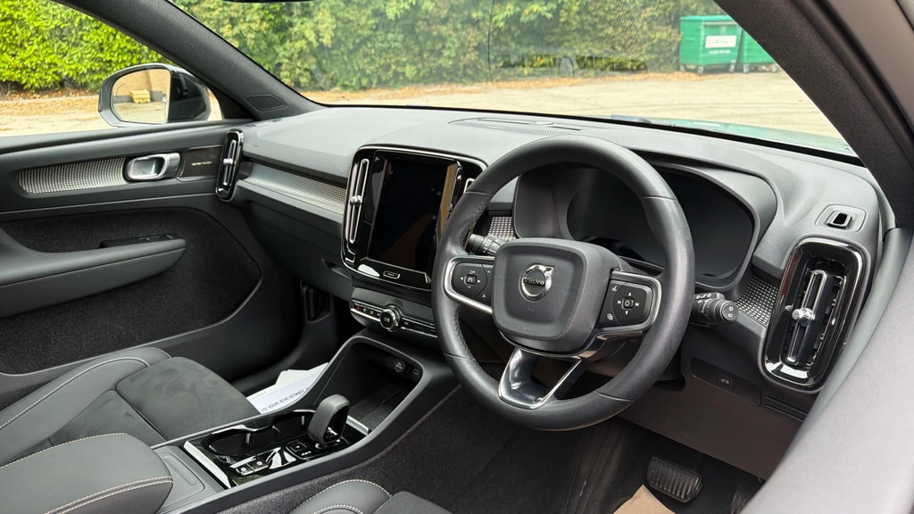 Volvo XC40 Suv #4