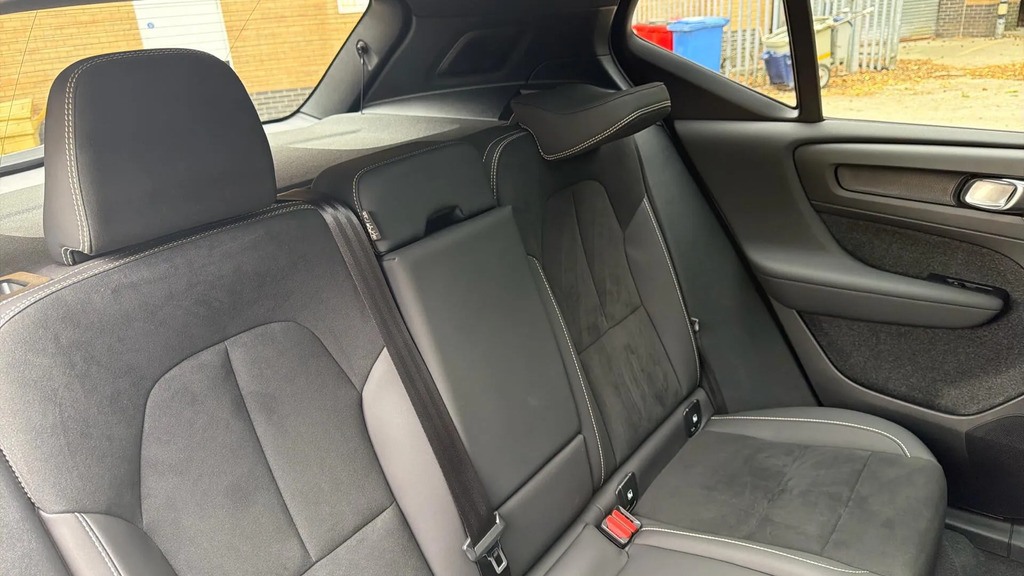 Volvo XC40 Suv #6