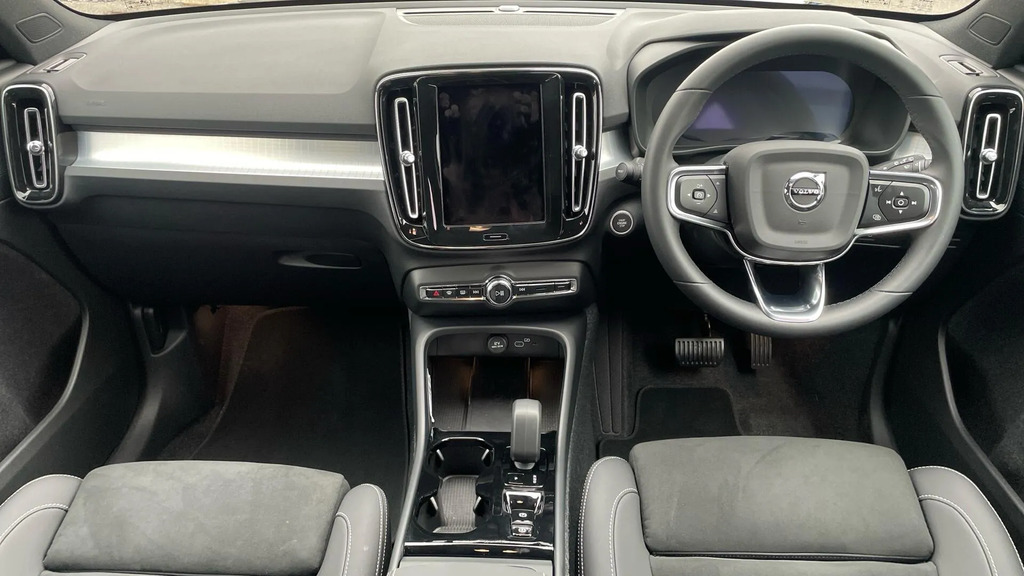Volvo XC40 2.0 B3p Plus Dark #5