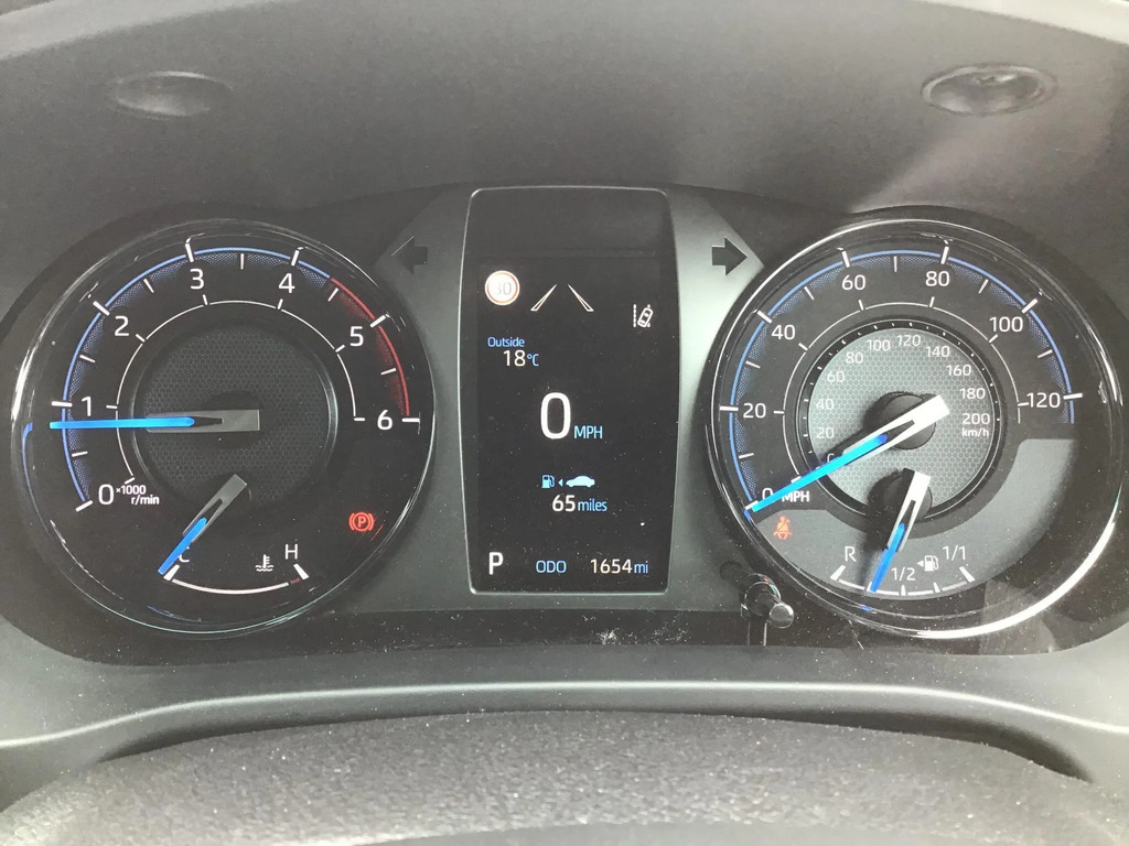 Toyota HILUX 2.8L Invincible X Silver #10