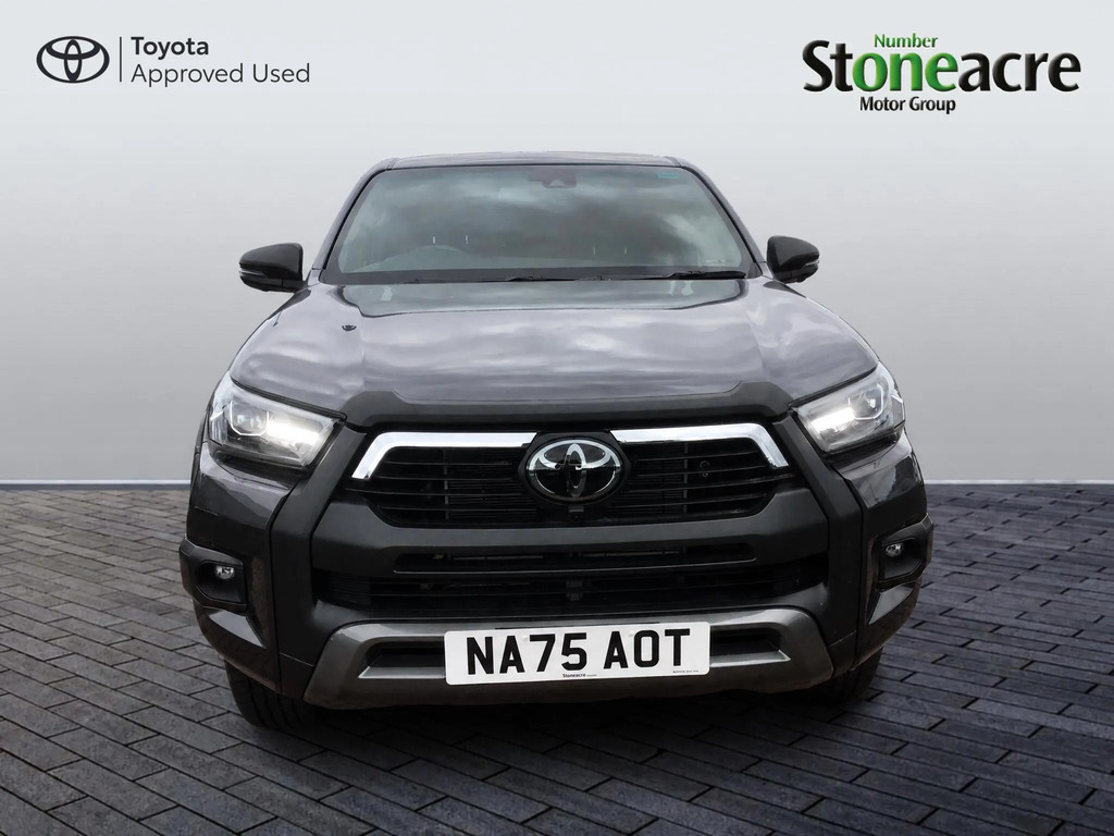 Toyota HILUX 2.8L Invincible X Silver #21
