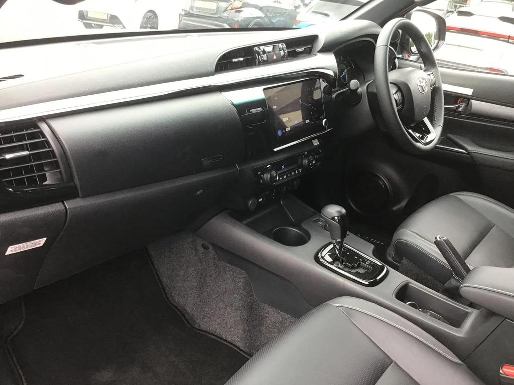 Toyota HILUX 2.8 D-4d-h Invincible X 4Wd Euro 6  #5