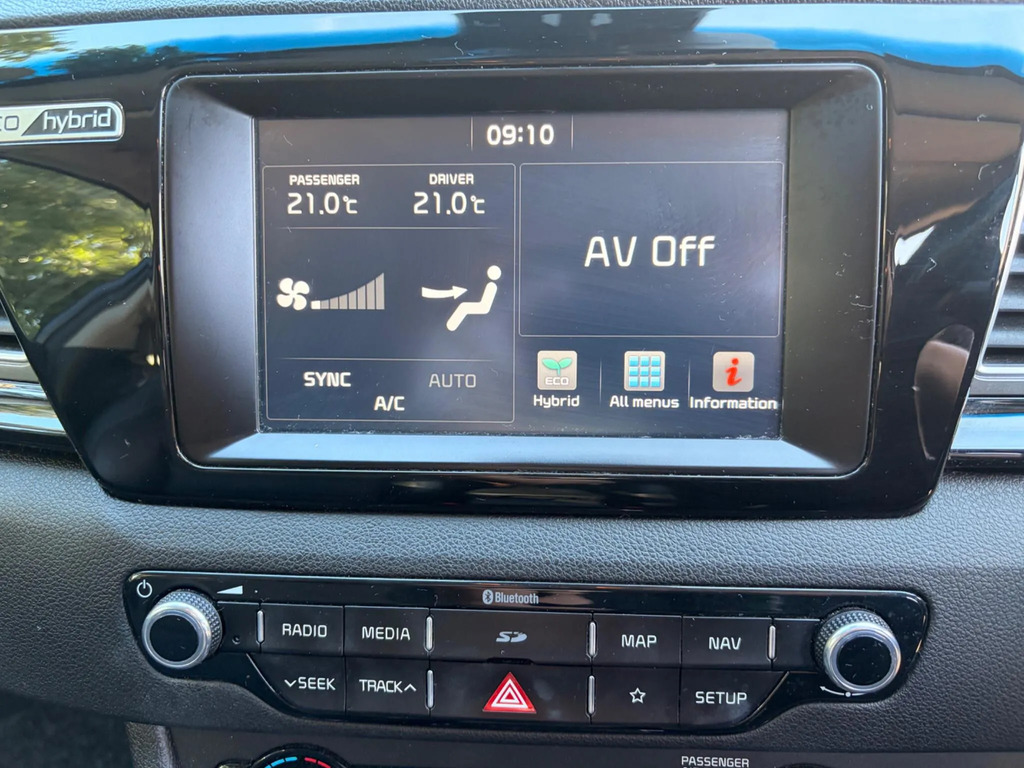 Kia Niro Kia Estate 1.6 Gdi Phev 3 Dct White #24