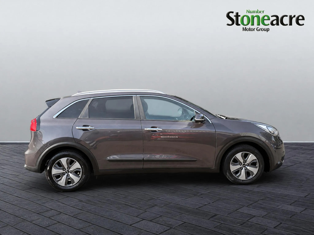 Kia Niro Kia Estate 1.6 Gdi Phev 3 Dct White #10