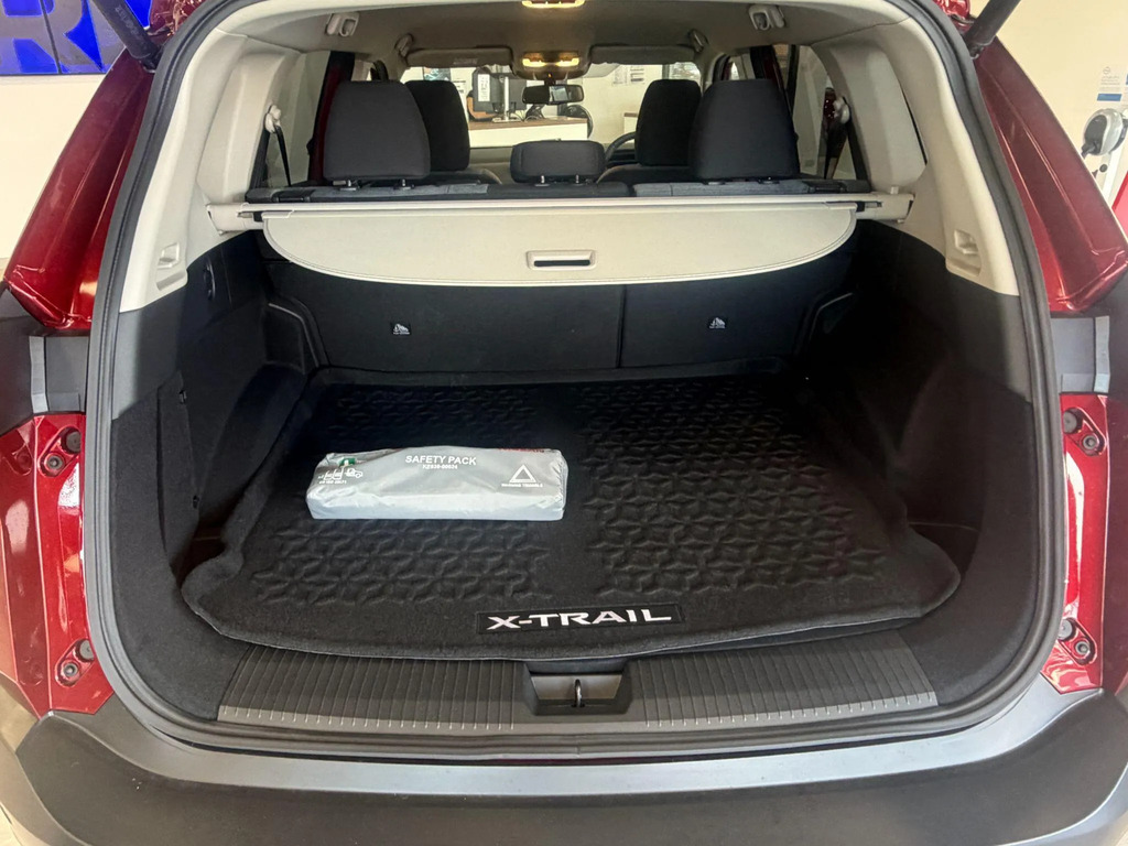 Nissan X-Trail 1.5 E-power E-4orce 213 N-connecta 7Seat Silver #17