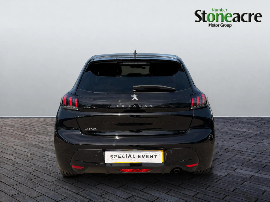 Peugeot 208 1.2 Puretech Allure Premium Hatchback #4