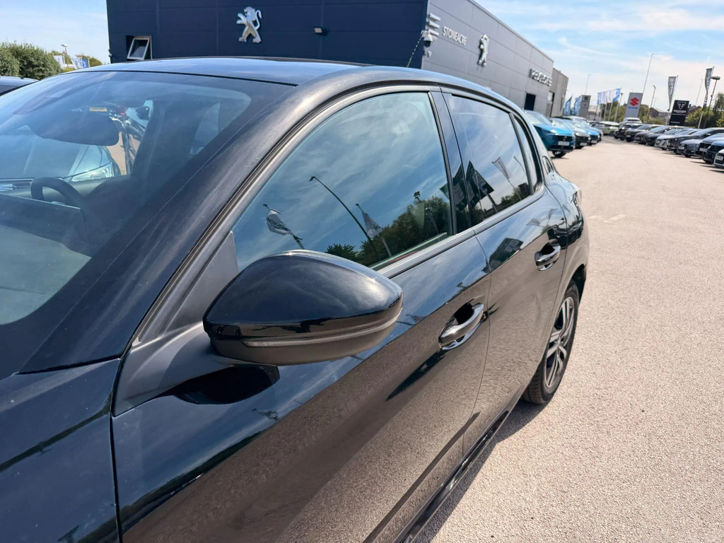 Peugeot 208 1.2 Puretech Allure Premium Hatchback M #14