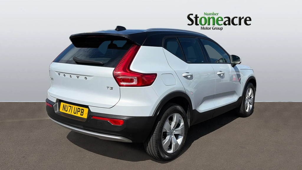 Volvo XC40 1.5 T3 163 Momentum Silver #2