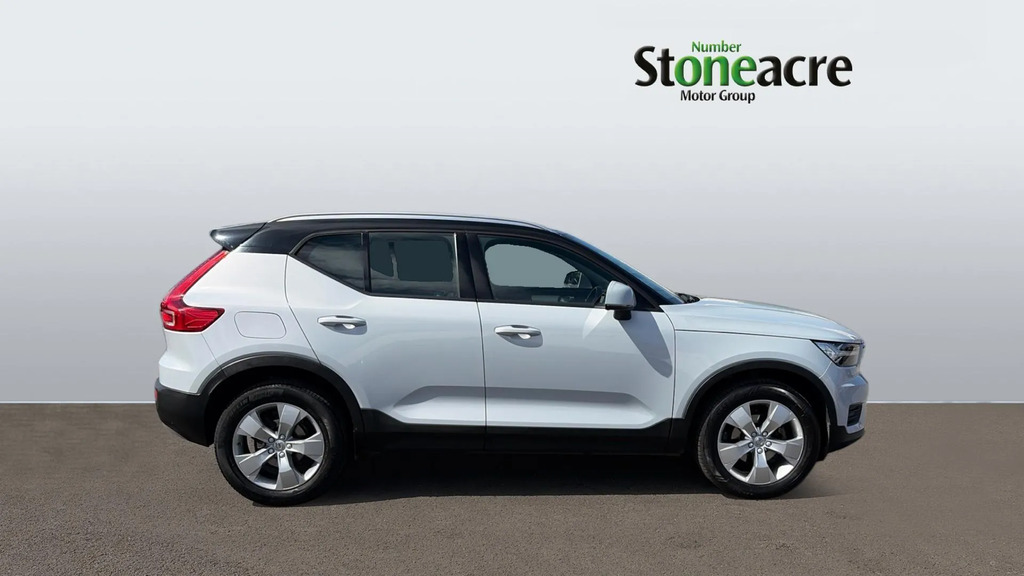 Volvo XC40 1.5 T3 163 Momentum Silver #3