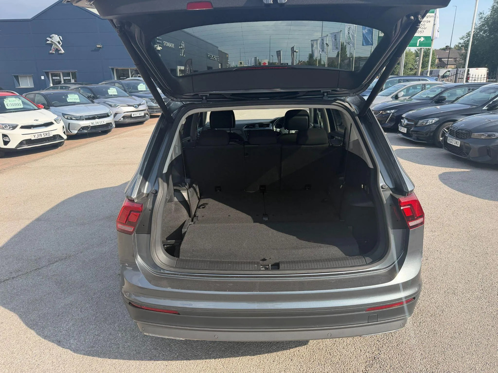 Volkswagen Tiguan Allspace 2.0 Tdi R-line Tech 150 Ps Grey #12