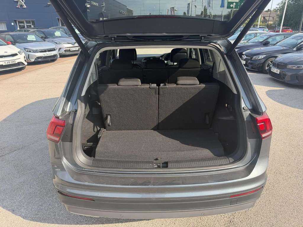 Volkswagen Tiguan Allspace 2.0 Tdi R-line Tech 150 Ps Grey #13