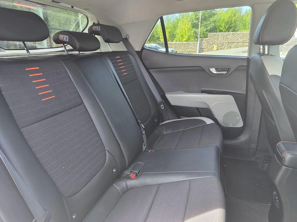 Kia Stonic 1.4 2 Suv Euro 6 S S 98 Bhp White #16